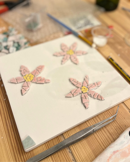 D’où vient la mosaïque ? Un voyage à travers les siècles 🧱✨