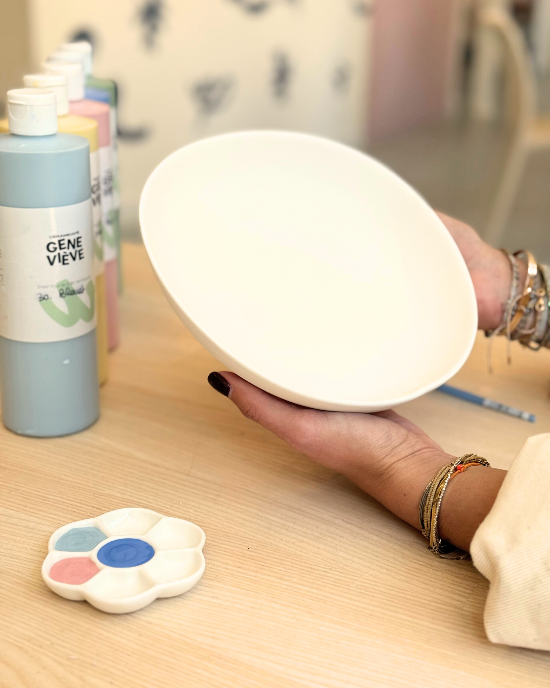 Bowl painting workshop at Barkers and Brothers 🐾 - Wednesday 10/04